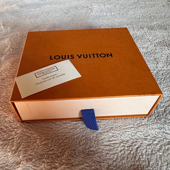 Authentic Louis Vuitton Paper shopping Gift bag Measures 5.5”x5”x1.5” - Picture 4 of 9